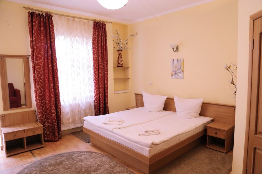 Gracia Hotel Beregszász Kültér fotó