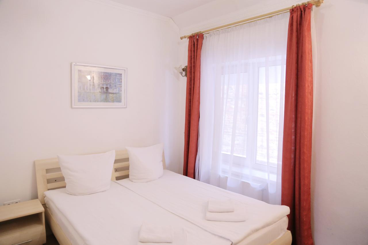 Gracia Hotel Beregszász Kültér fotó