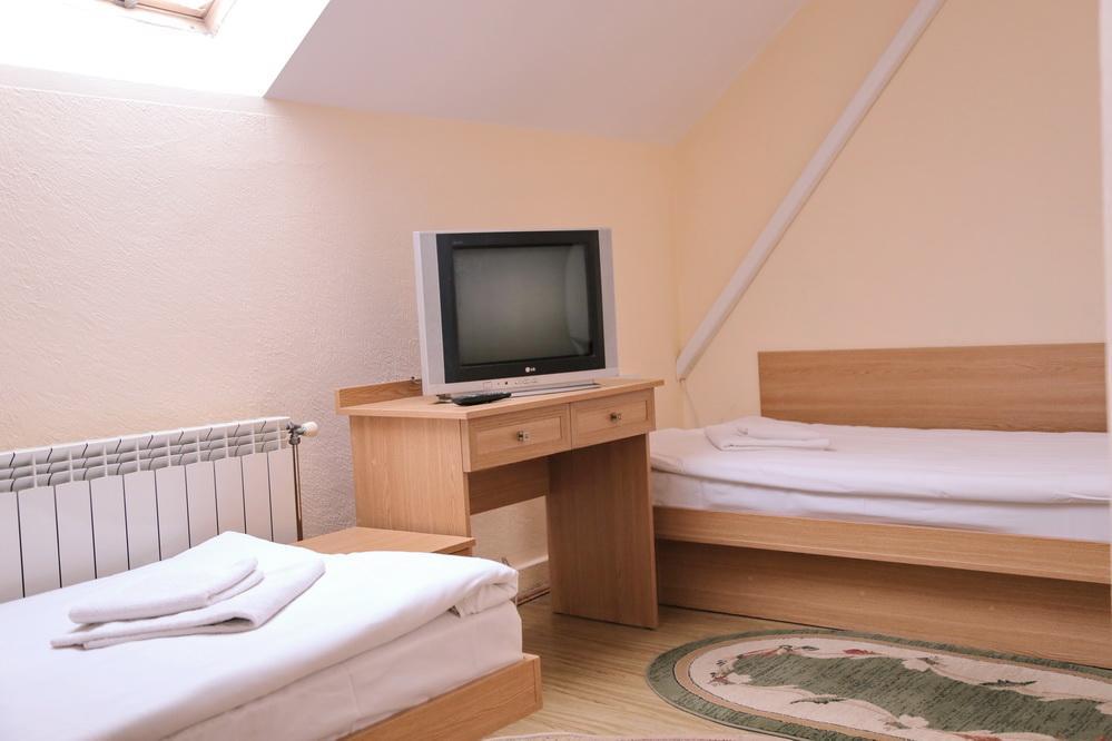 Gracia Hotel Beregszász Kültér fotó